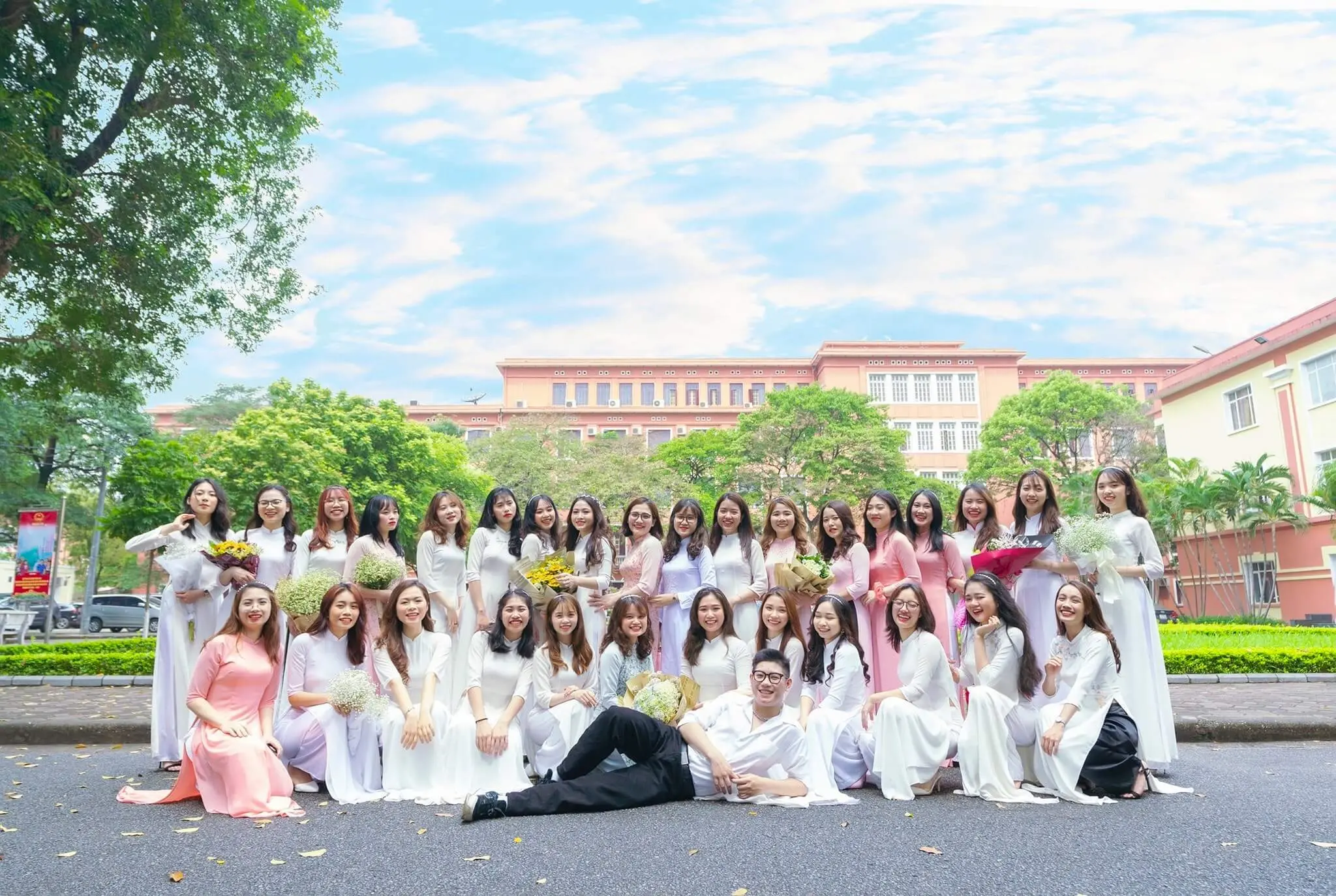 Chia tay K63: Dấu ấn thanh xuân các sinh viên  Ngành Thương mại điện tử Đại học Thủy lợi