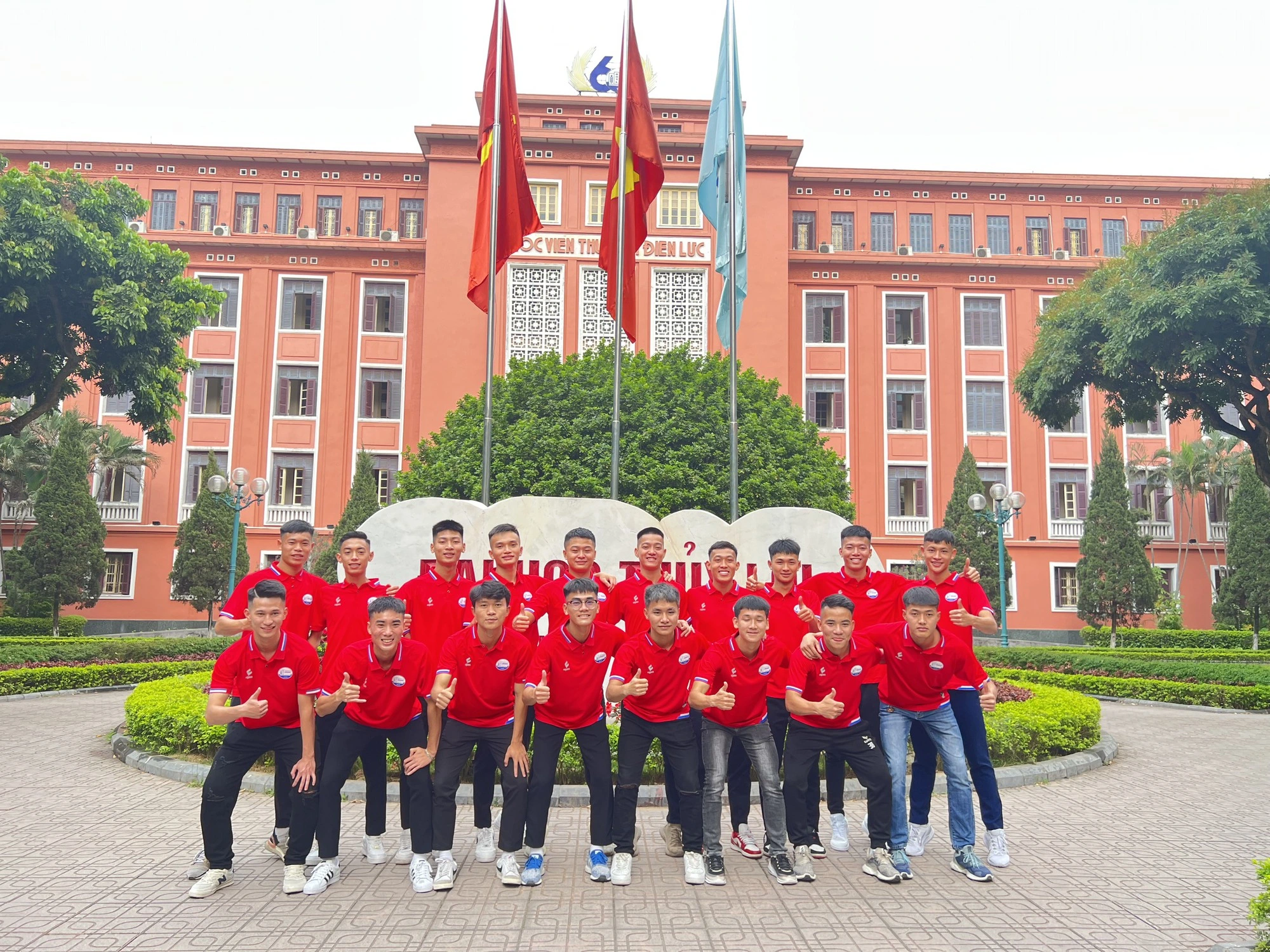 Tuổi Trẻ, Khát Vọng và Tình Yêu Tổ Quốc của Sinh Viên Khoa Kinh tế TLU -  Ngành Thương mại điện tử